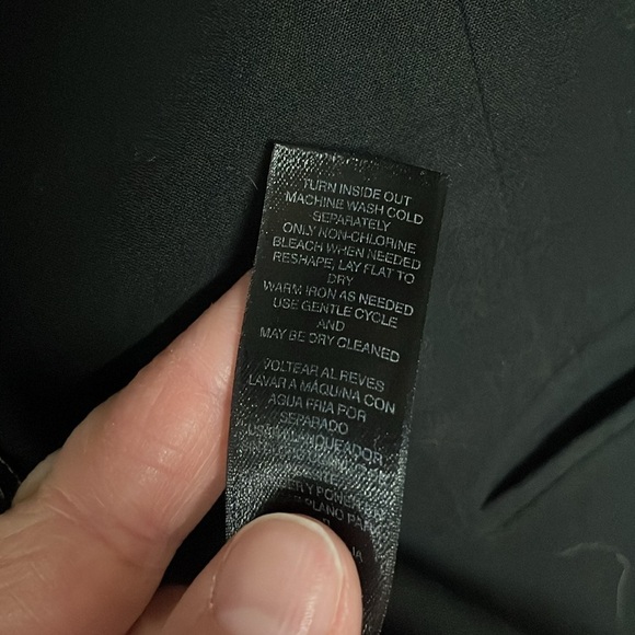 White House Black Market size 2 black one button closure blazer with pockets - Picture 6 of 9